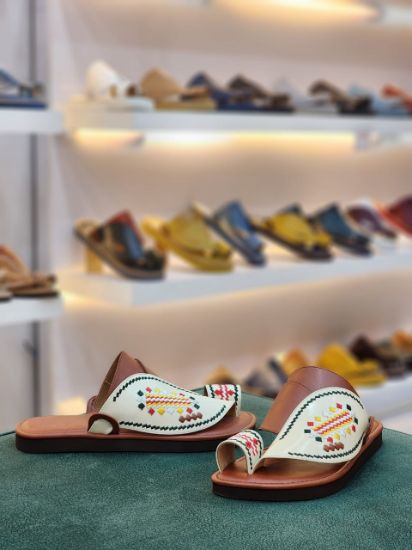 صورة زبيري وطني تطريز سدو مديل م 79